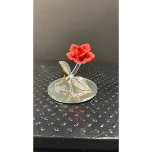 1022. Rose Figurine